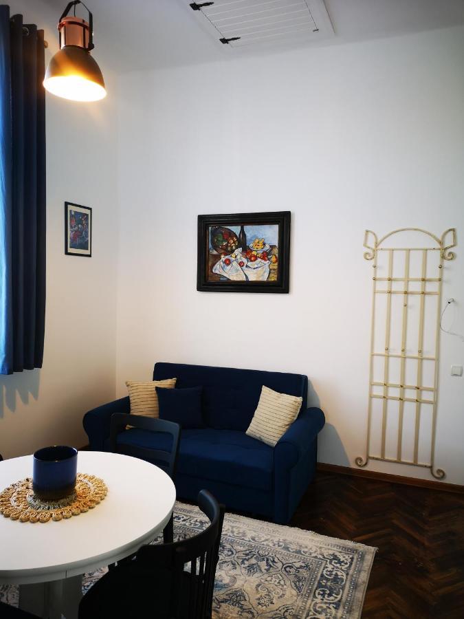 קאריי Weisz Apartment-City Center-Free Private Parking,Wifi,Ac מראה חיצוני תמונה