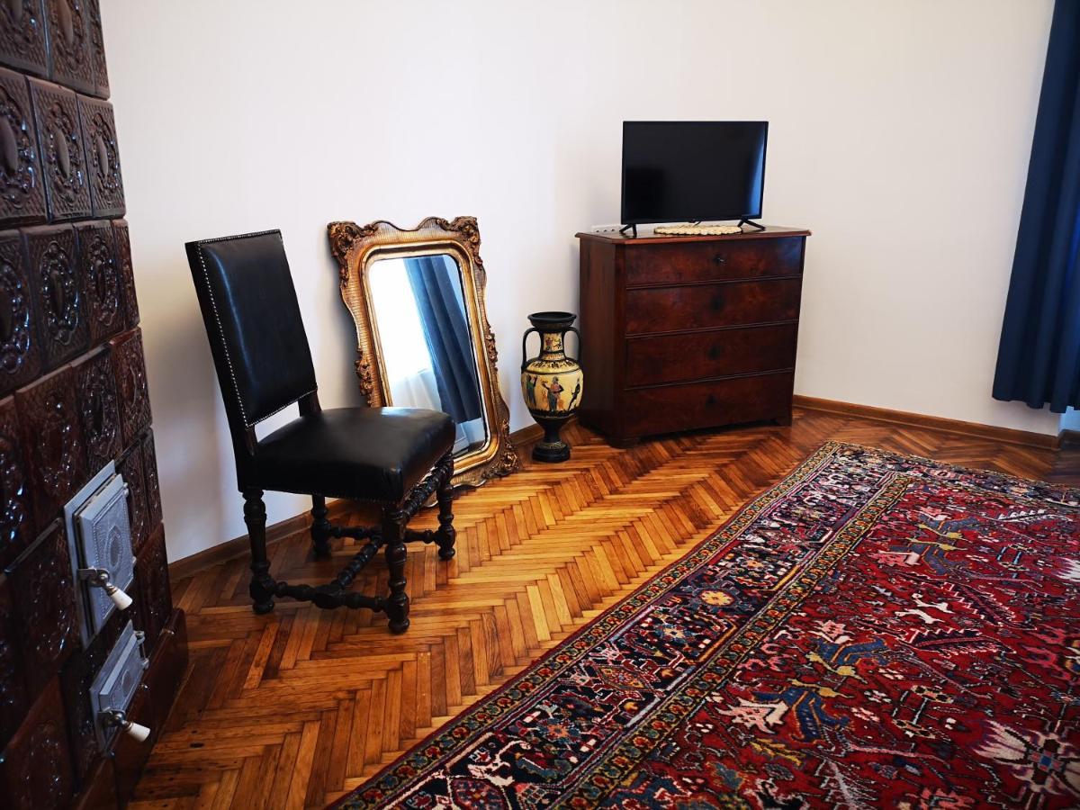 קאריי Weisz Apartment-City Center-Free Private Parking,Wifi,Ac מראה חיצוני תמונה