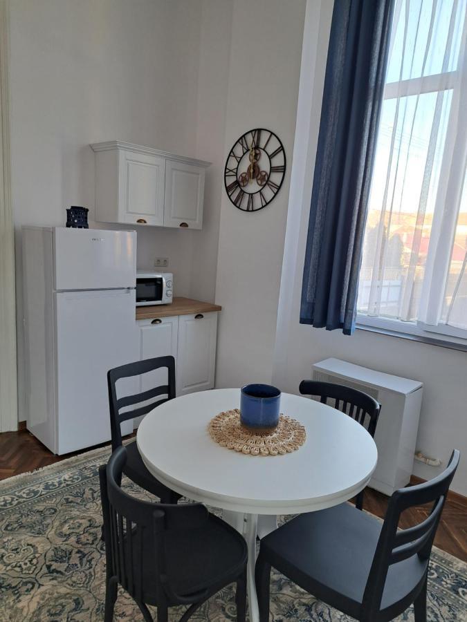 קאריי Weisz Apartment-City Center-Free Private Parking,Wifi,Ac מראה חיצוני תמונה