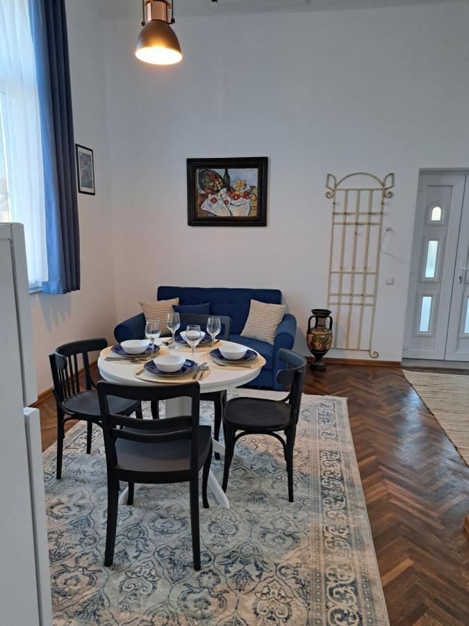 קאריי Weisz Apartment-City Center-Free Private Parking,Wifi,Ac מראה חיצוני תמונה