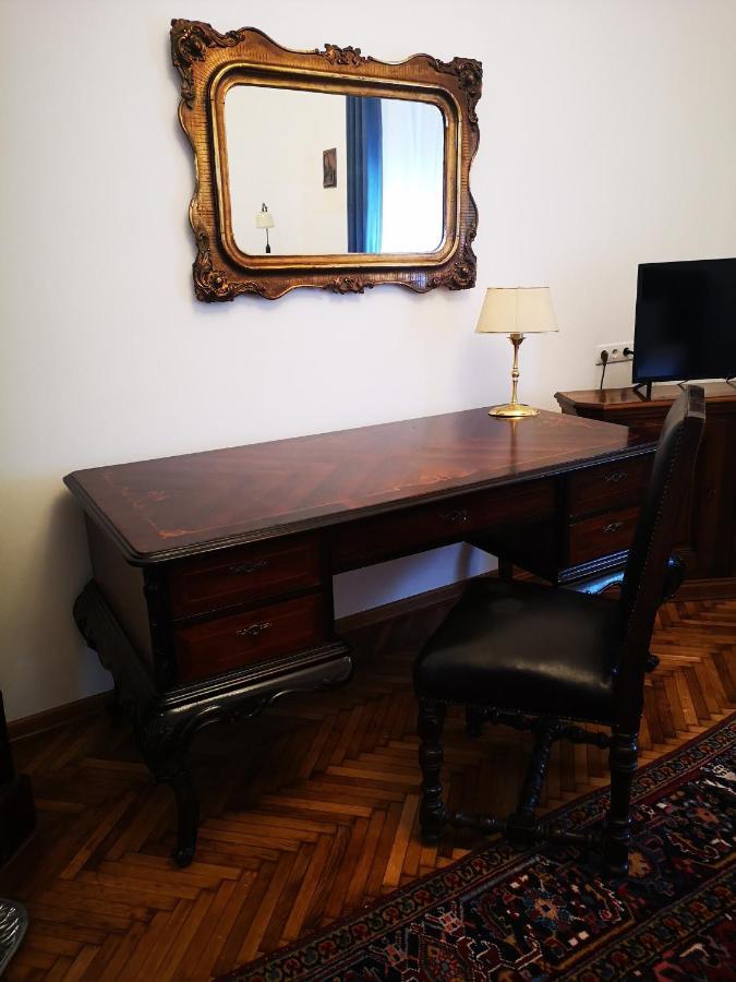 קאריי Weisz Apartment-City Center-Free Private Parking,Wifi,Ac מראה חיצוני תמונה