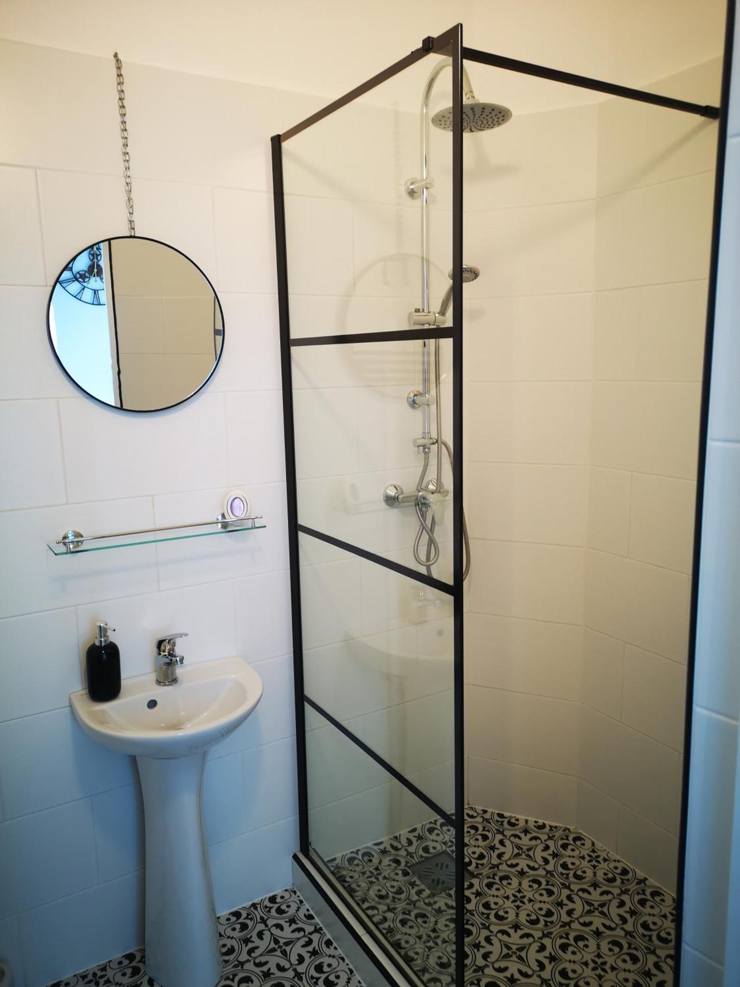 קאריי Weisz Apartment-City Center-Free Private Parking,Wifi,Ac מראה חיצוני תמונה